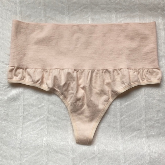 (2) Yummie Seamless Shaping High Waist Thong - Picture 4 of 11